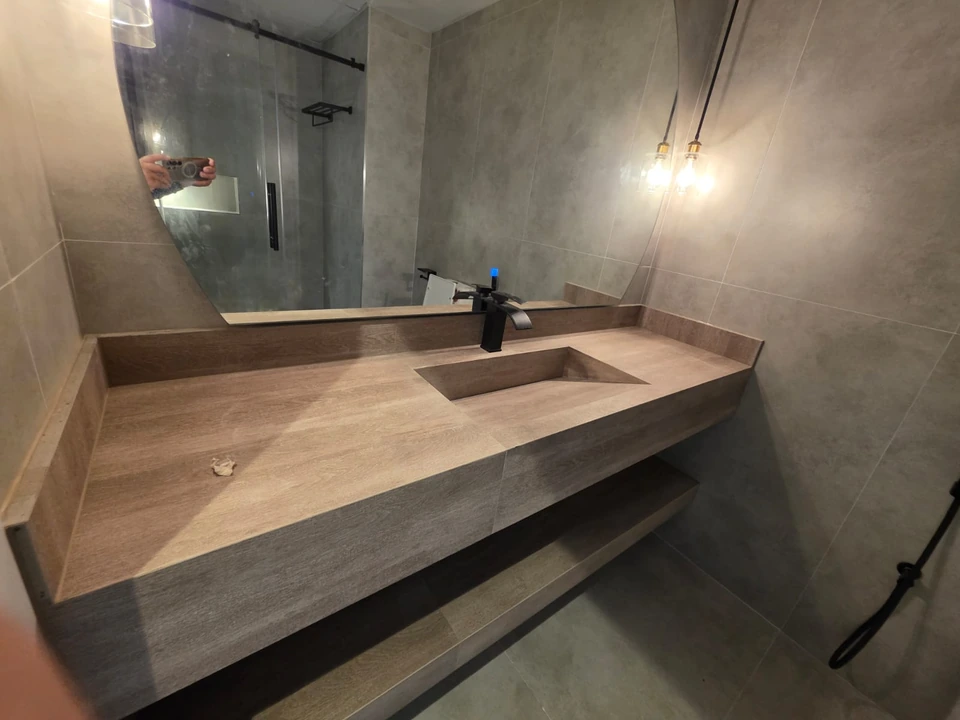 Vanity and mirror — Safa 1 villa